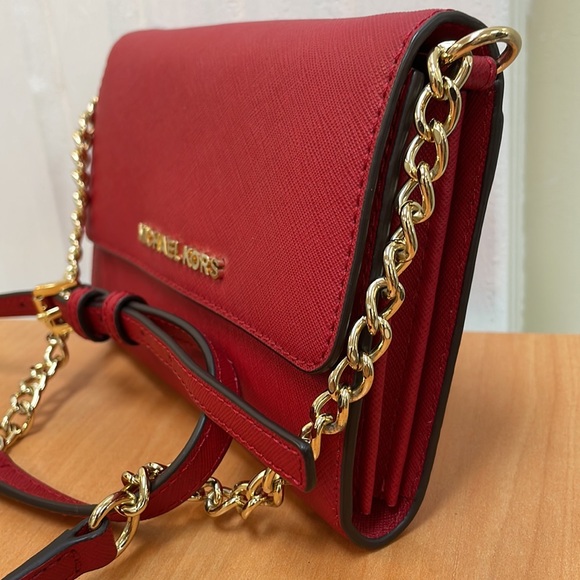 Michael Kors Jet Set Travel Leather Crossbody Bag!!🔥🔥🔥 - Picture 11 of 16